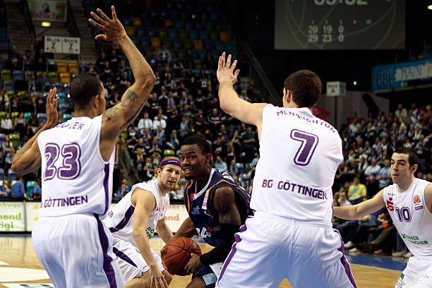 舞台上的实 舞台上的实